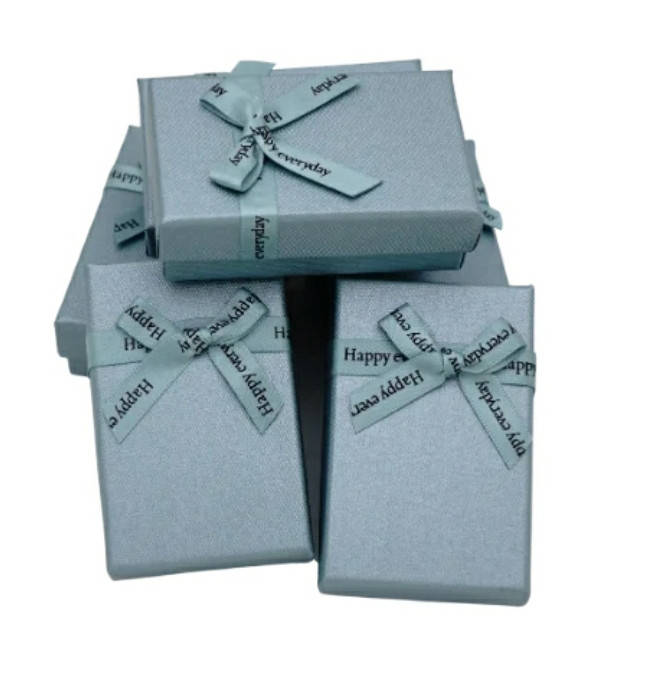 Подарочная коробочка прямоугольная 8*5*2.5 см маленькая голубая, Голубой
Подарочная коробочка прямоугольная 8*5*2.5 см маленькая голубая, Голубой