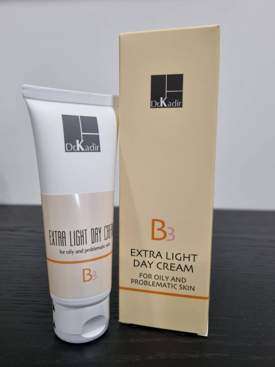 Крем для лица "Экстралёгкий", для проблемной и жирной кожи - B3 Extra Light Day Cream For Oily And P Dr. Kadir
Крем для лица "Экстралёгкий", для проблемной и жирной кожи - B3 Extra Light Day Cream For Oily And P Dr. Kadir