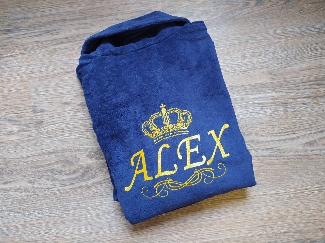 Халат мужской велюровый именной синий c вышивкой ALEX подарок мужчине парню мужу
Халат мужской велюровый именной синий c вышивкой ALEX подарок мужчине парню мужу