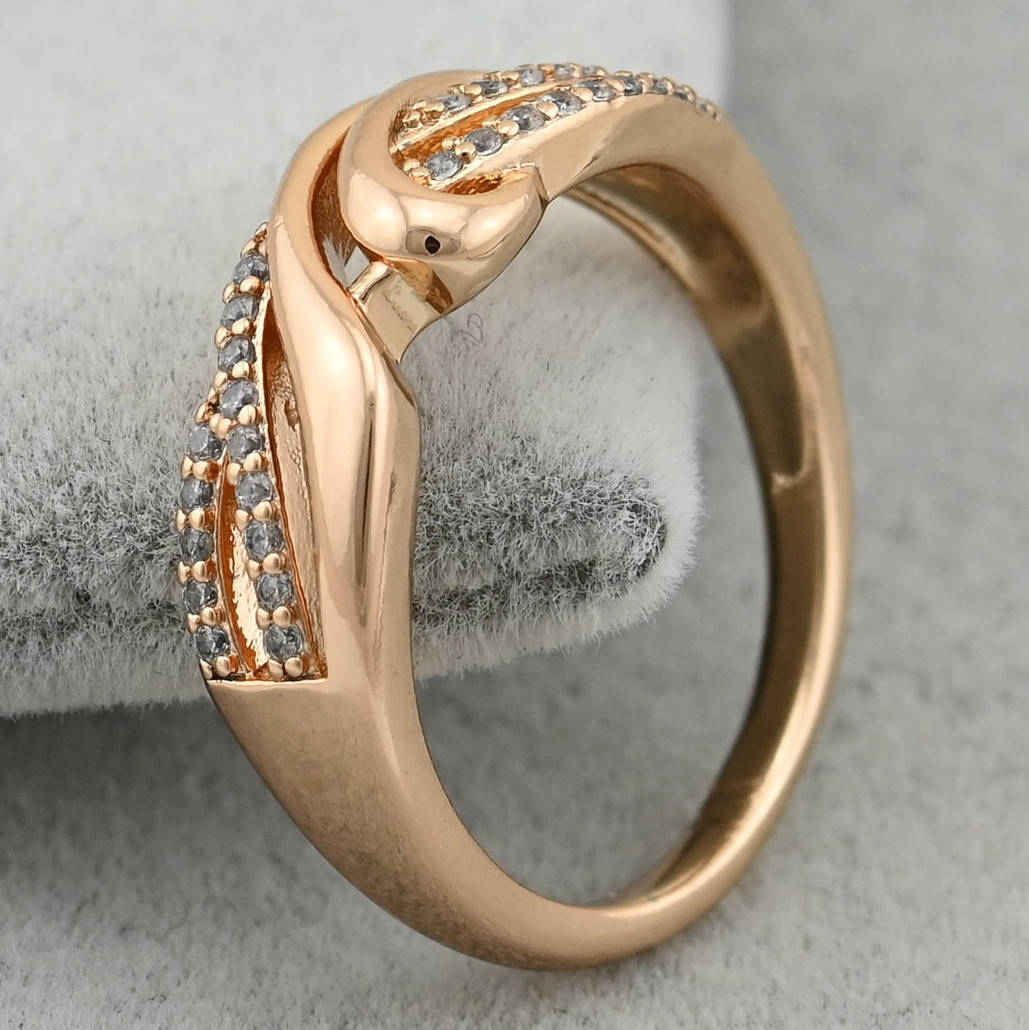 Кольцо Xuping 30560 ширина 7 мм белые фианиты позолота 18К размер 18