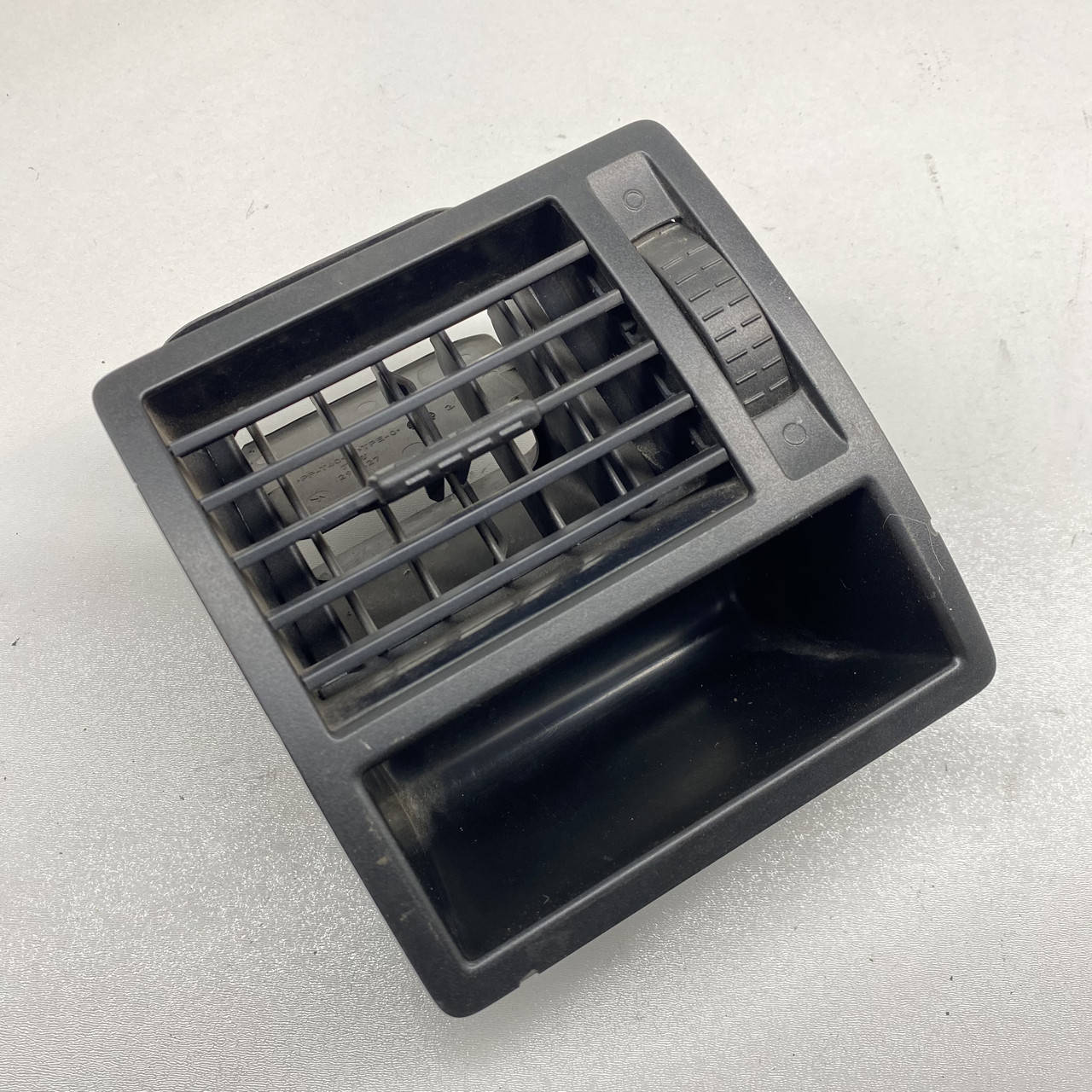 7h1819203a Дефлектор левый Volkswagen Transporter V (2003-2015) T5 воздуховод решетка обдува
7h1819203a Дефлектор левый Volkswagen Transporter V (2003-2015) T5 воздуховод решетка обдува