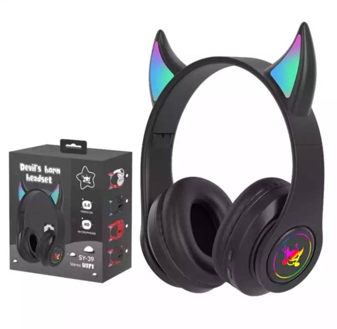 Беспроводные блютуз наушники Devil's corner с Led подсветкой (черные) Bluetooth 5.0 TF-карта MP3-пл, Черный
Беспроводные блютуз наушники Devil's corner с Led подсветкой (черные) Bluetooth 5.0 TF-карта MP3-пл, Черный