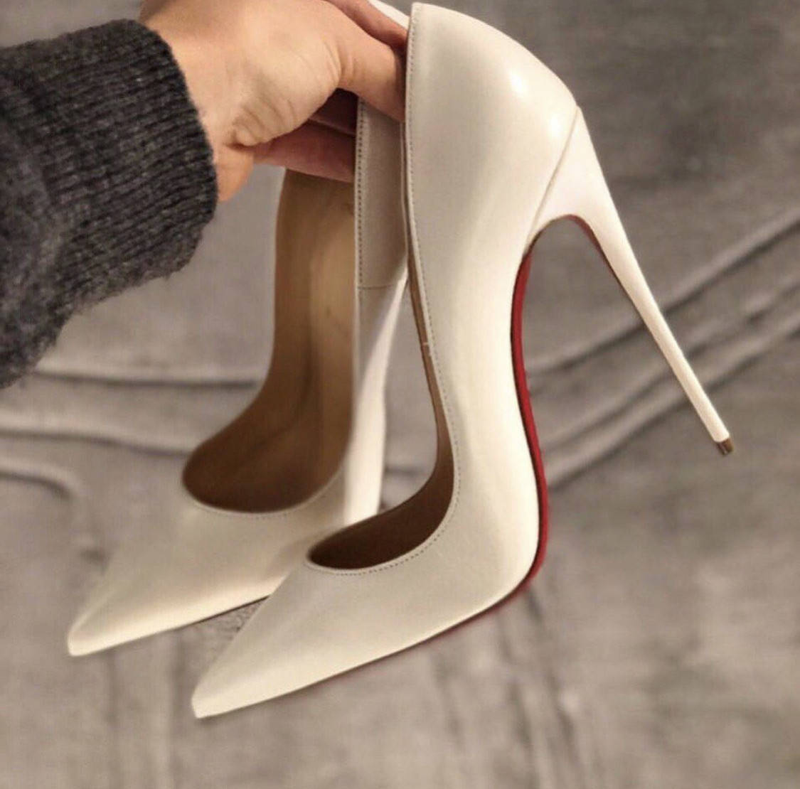 Женские белые лаковые туфли - лодочки Christian Louboutin So Kate с красной подошвой каблук 10 см свадебные, Белый
Женские белые лаковые туфли - лодочки Christian Louboutin So Kate с красной подошвой каблук 10 см свадебные, Белый
