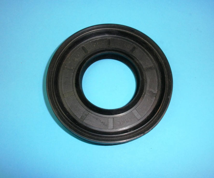 Сальник 35*62/75*7/10 для стиральной машины Ariston, Indesit
Сальник 35*62/75*7/10 для стиральной машины Ariston, Indesit