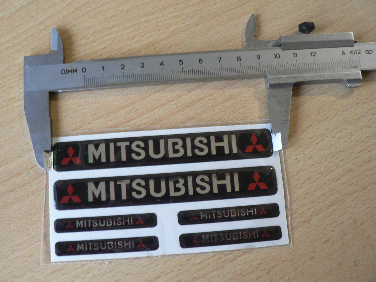 Наклейка s маленькая Mitsubishi красная набор 6шт силиконовая надпись на авто эмблема Митсубиши, Красный
Наклейка s маленькая Mitsubishi красная набор 6шт силиконовая надпись на авто эмблема Митсубиши, Красный