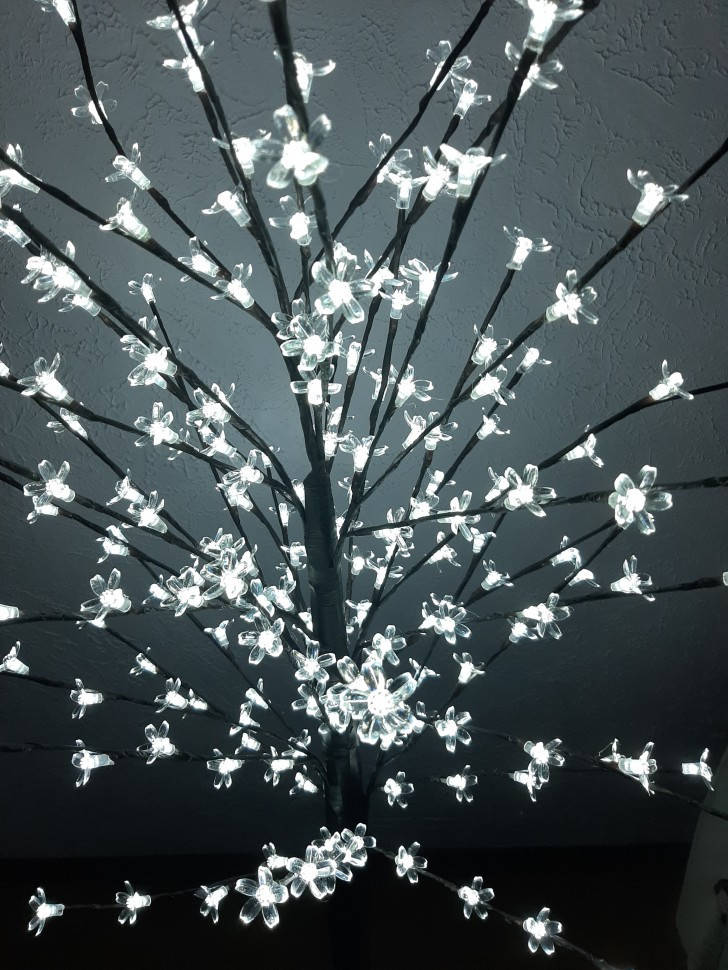 Светодиодное дерево Сакура 215 led 12v 150cm ожидаем... 
Светодиодное дерево Сакура 215 led 12v 150cm ожидаем...
