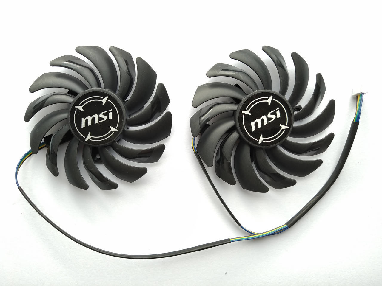 Вентилятор PowerLogic для видеокарты MSI PLD09210B12HH (PLD09210S12HH) комплект 2 шт (№144.1)
Вентилятор PowerLogic для видеокарты MSI PLD09210B12HH (PLD09210S12HH) комплект 2 шт (№144.1)