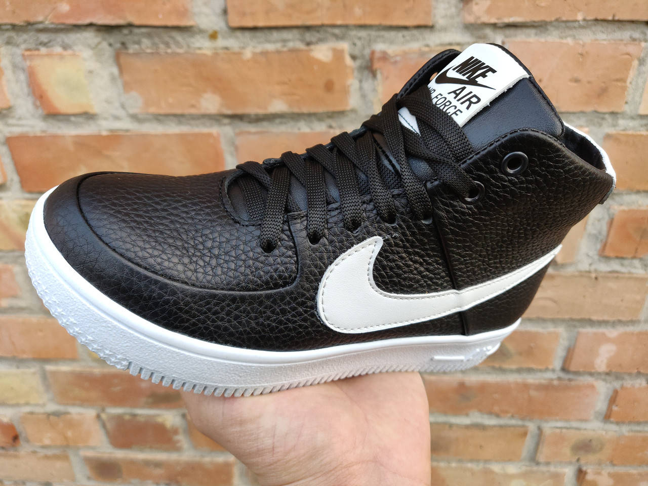 Подростковые, детские зимние ботинки кроссовки Nike Air Force Black/White 39 - нога 25см
Подростковые, детские зимние ботинки кроссовки Nike Air Force Black/White 39 - нога 25см