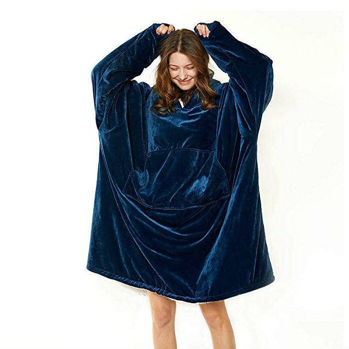 Плед Huggle Hoodie двухсторонняя толстовка халат с капюшоном и рукавами темно-синий! Наличие
Плед Huggle Hoodie двухсторонняя толстовка халат с капюшоном и рукавами темно-синий! Наличие