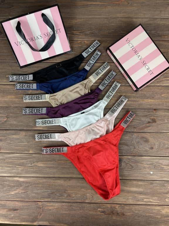Набор женского белья Victoria`s Secret Стразы из 5 штук. Виктория Сикрет ТРУСИКИ БРАЗИЛИАНА SHINE VERY SEXY L
Набор женского белья Victoria`s Secret Стразы из 5 штук. Виктория Сикрет ТРУСИКИ БРАЗИЛИАНА SHINE VERY SEXY L