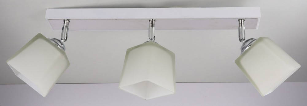 Люстра в современном стиле потолочная на 3 лампы Е27 белая, Белый
Люстра в современном стиле потолочная на 3 лампы Е27 белая, Белый