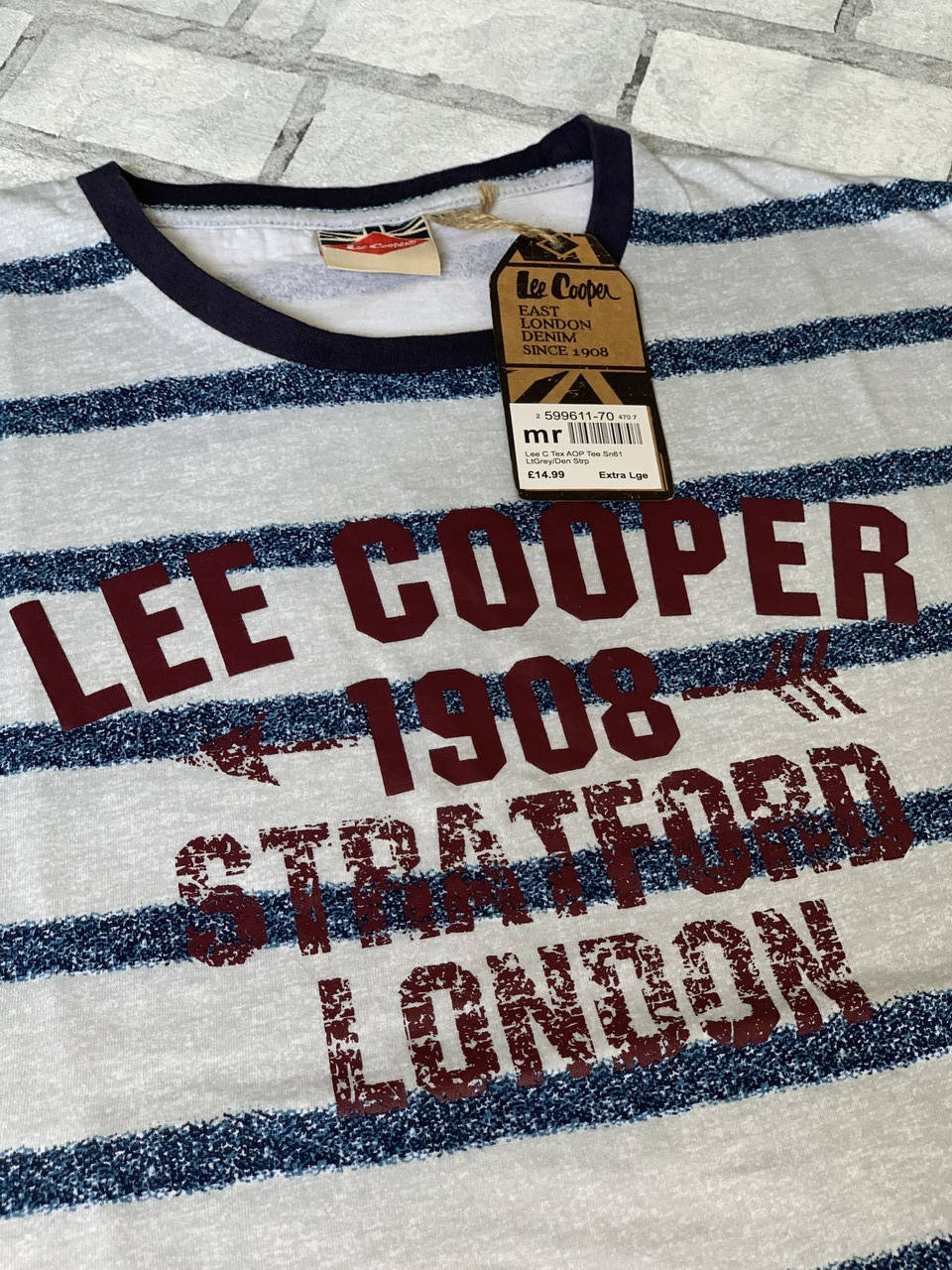 Мужская футболка голубая белая в полоску Lee Cooper (оригинал) 52 размер L, хлопок натуральная
Мужская футболка голубая белая в полоску Lee Cooper (оригинал) 52 размер L, хлопок натуральная