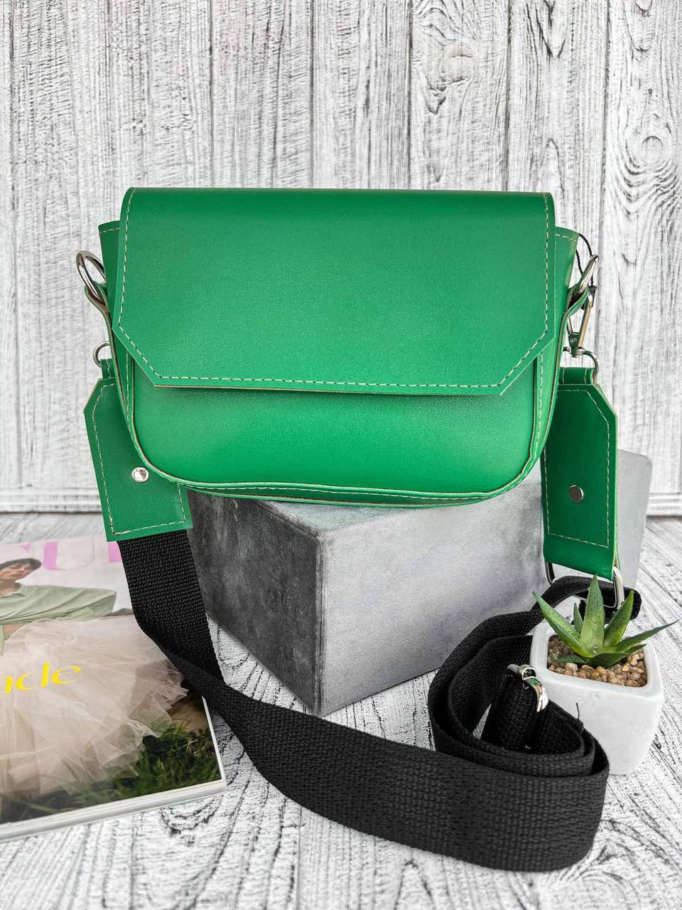 Сумочка женская кросс-боди прямоугольная с клапаном 20*15 см Nata Зеленый
Сумочка женская кросс-боди прямоугольная с клапаном 20*15 см Nata Зеленый