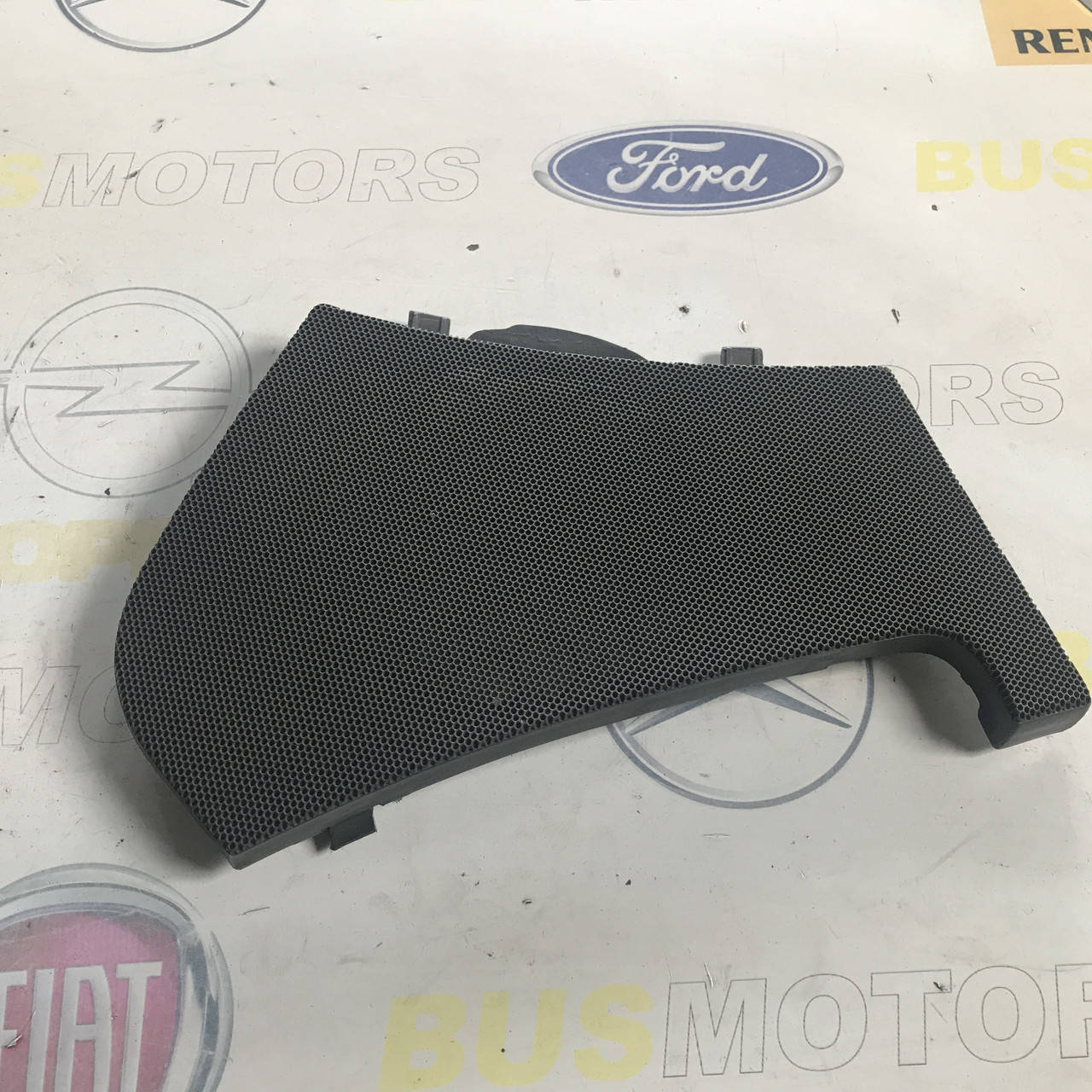 Решетка (накладка) динамика в торпедо левая Mercedes Sprinter W903 1995-2006 A9016892608
Решетка (накладка) динамика в торпедо левая Mercedes Sprinter W903 1995-2006 A9016892608