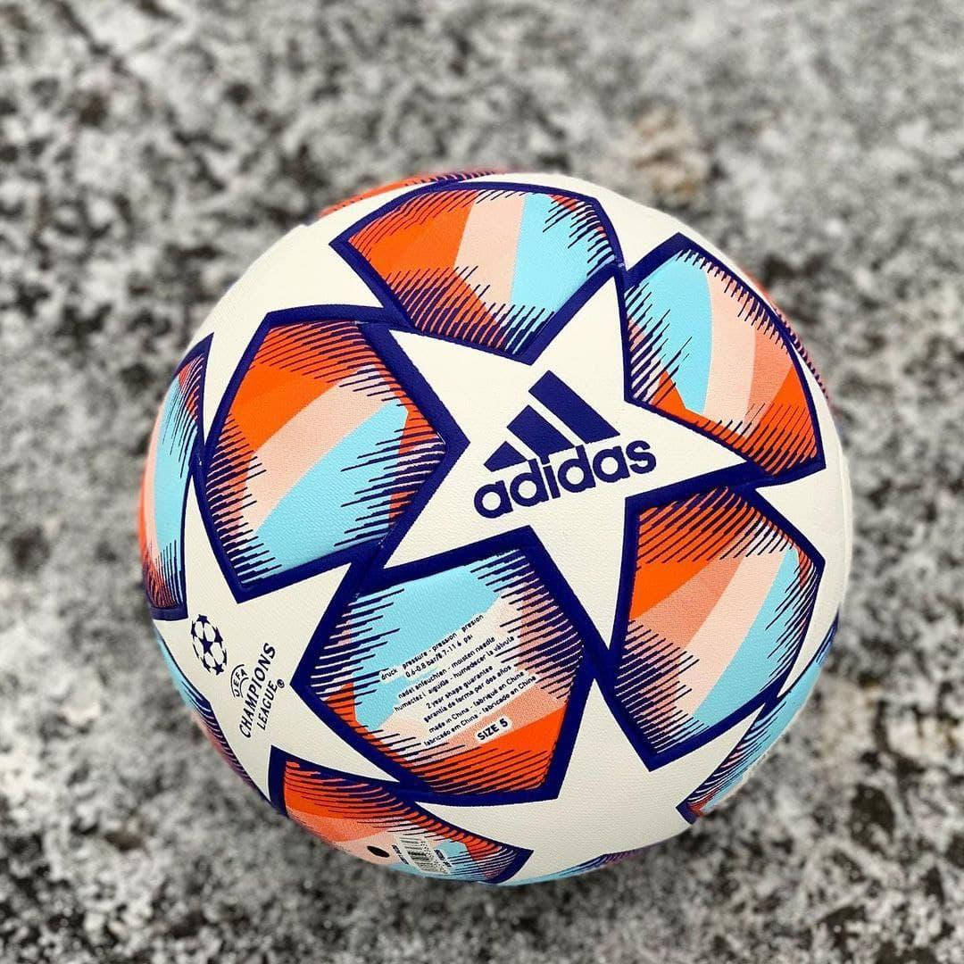 Футбольный мяч Adidas Champions League для игры в футбол/Футбольний мяч Адидас Лиги Чемпионов
Футбольный мяч Adidas Champions League для игры в футбол/Футбольний мяч Адидас Лиги Чемпионов