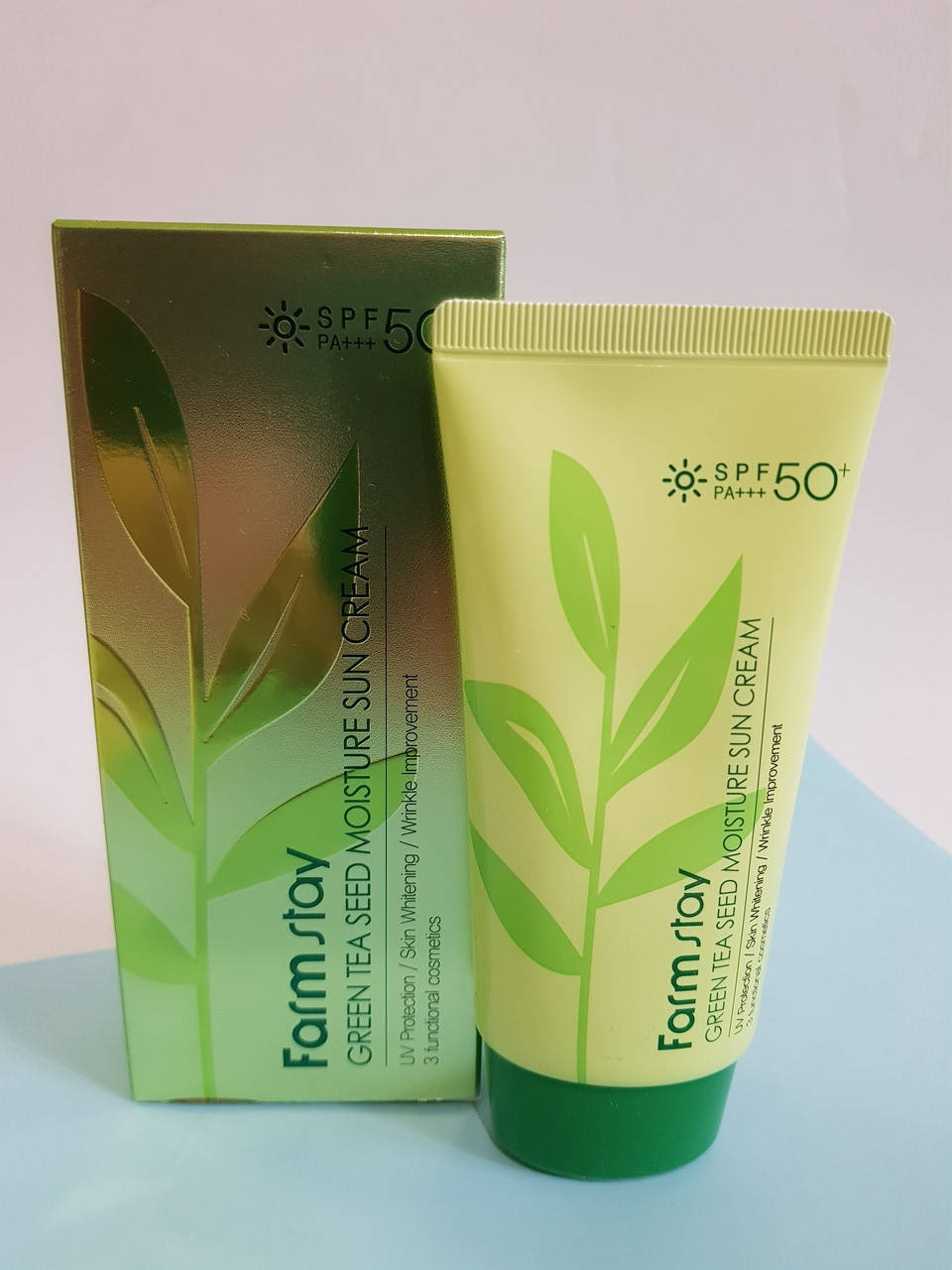Увлажняющий солнцезащитный крем Farm Stay Green Tea Seed Moisture Sun Cream SPF50+ PA+++
Увлажняющий солнцезащитный крем Farm Stay Green Tea Seed Moisture Sun Cream SPF50+ PA+++