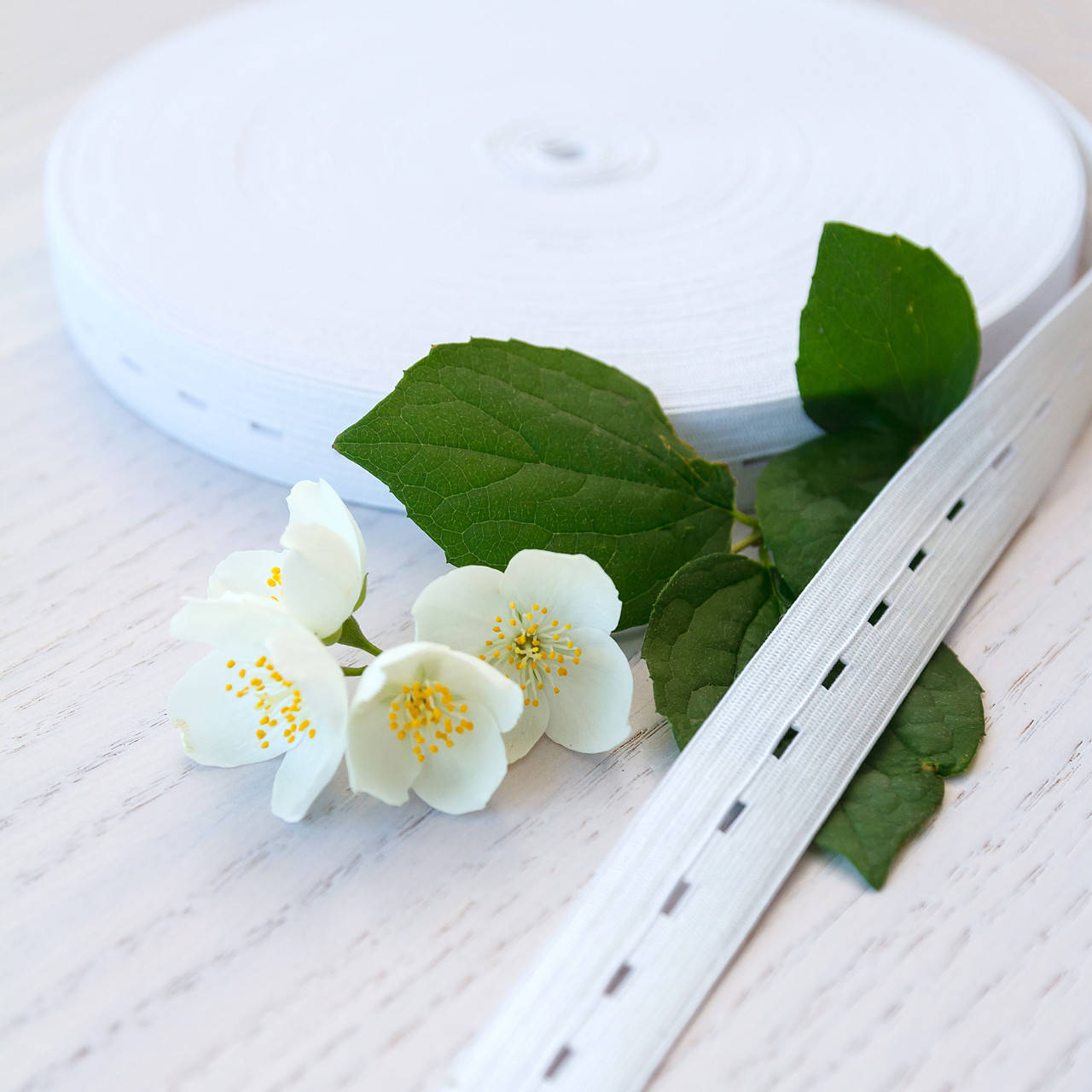 Резинка трикотажная с перфорацией / цвет белый / ширина 2 см / упаковка 23 м
Резинка трикотажная с перфорацией / цвет белый / ширина 2 см / упаковка 23 м