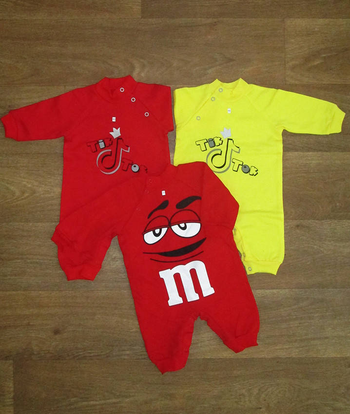 Комбинезон человечек ясельный для новорожденного теплый трикотажный начес осень / весна 26, Красный "M&M’s"
Комбинезон человечек ясельный для новорожденного теплый трикотажный начес осень / весна 26, Красный "M&M’s"