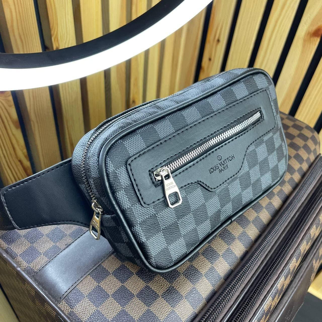 Мужская сумка слинг через плечо louis vuitton, мужская сумка бананка на два отдела, молодежные сумки на грудь
Мужская сумка слинг через плечо louis vuitton, мужская сумка бананка на два отдела, молодежные сумки на грудь