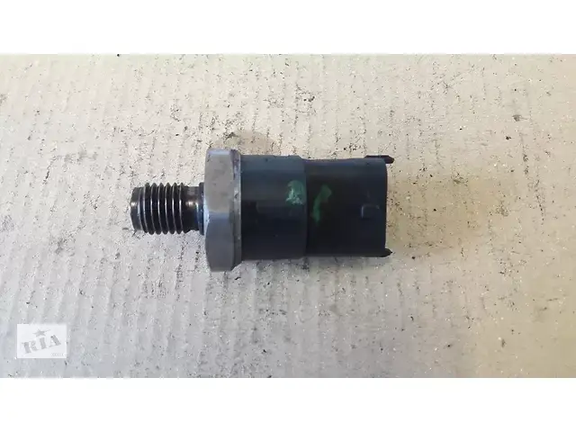 Датчик давления подачи топлива Рено Трафик 1.9dCi 0281002522 виваро примастар