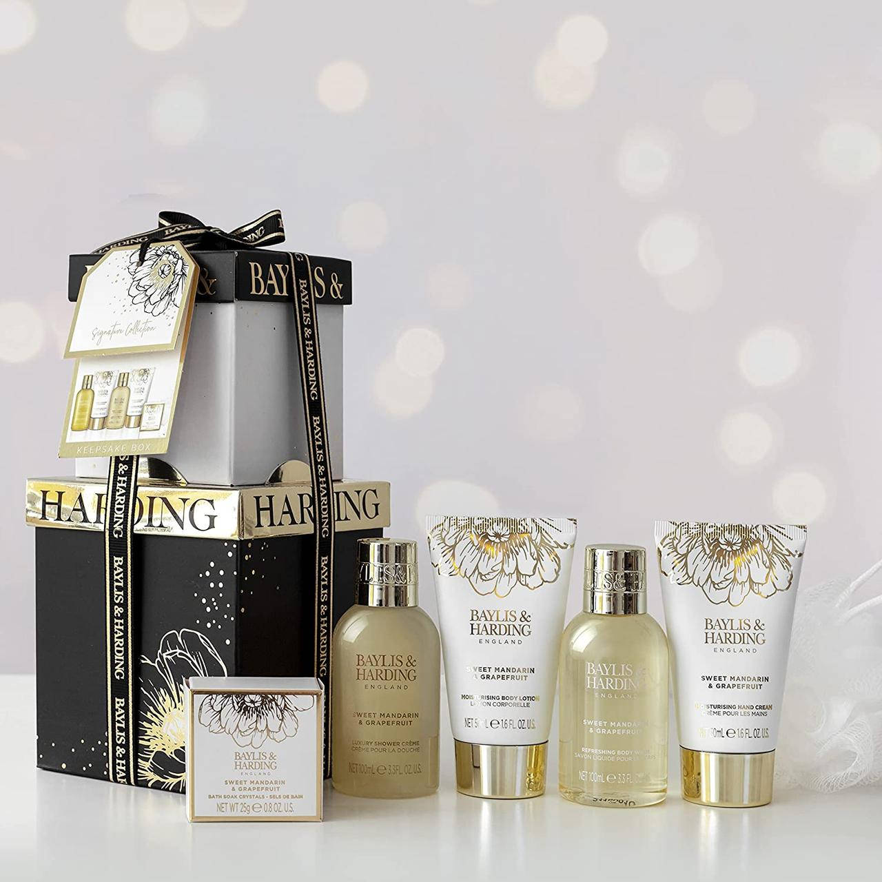 Подарочный набор косметики для тела для купания с ароматом мандарина от Baylis & Harding из Англии
Подарочный набор косметики для тела для купания с ароматом мандарина от Baylis & Harding из Англии