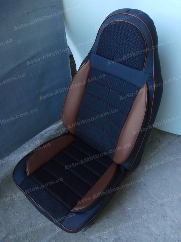 Чехлы на сиденья Джили СК2 (Geely CK2) (универсальные, кожзам, пилот СПОРТ) Черно-коричневый
Чехлы на сиденья Джили СК2 (Geely CK2) (универсальные, кожзам, пилот СПОРТ) Черно-коричневый