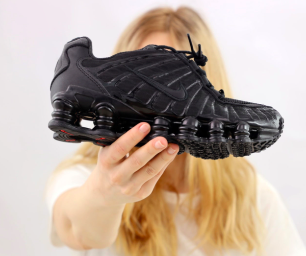 Кроссовки женские Nike Shox черные, Найк Шокс текстильные, рефлектив, прошиты. код KD-14140, Черный
Кроссовки женские Nike Shox черные, Найк Шокс текстильные, рефлектив, прошиты. код KD-14140, Черный