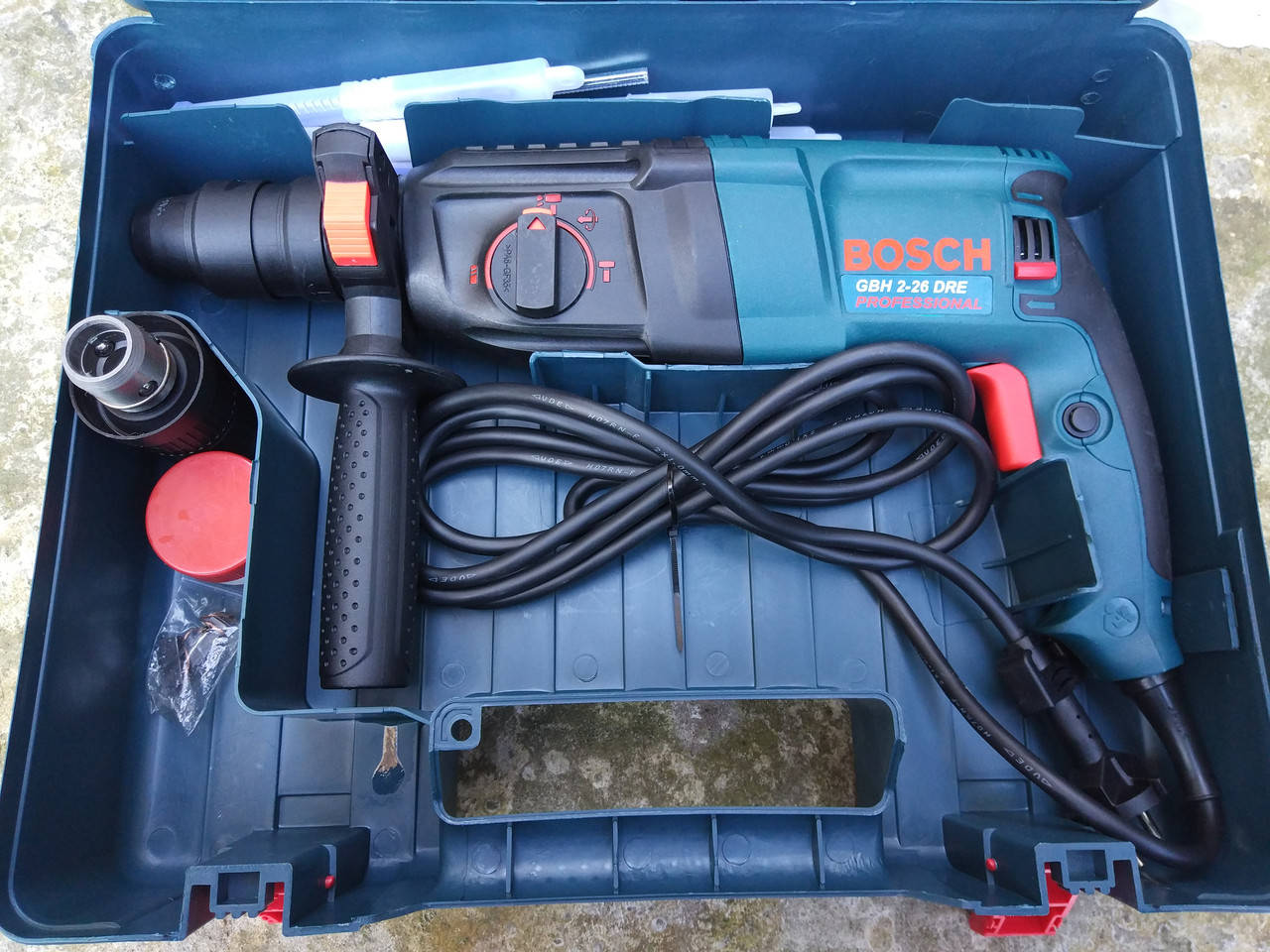 Перфоратор BOSCH Бош GBH 2-26 DRE, Сменный патрон, Прямой Кейс + Зубила и долото в комплекте
Перфоратор BOSCH Бош GBH 2-26 DRE, Сменный патрон, Прямой Кейс + Зубила и долото в комплекте