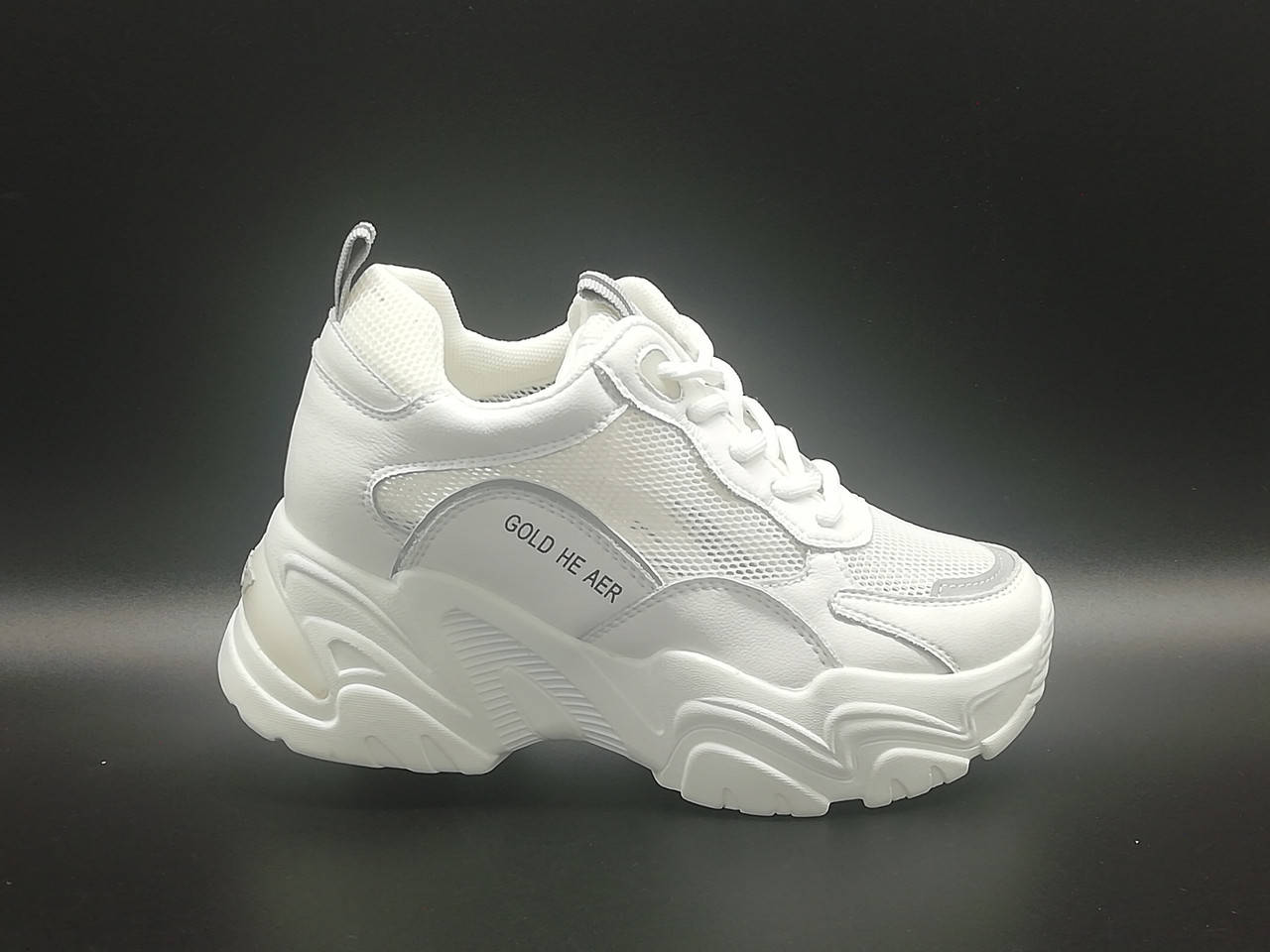 Белые кроссовки с вставками сетки. Маленькие размеры ( 33 - 35 )., Белый 
Белые кроссовки с вставками сетки. Маленькие размеры ( 33 - 35 )., Белый