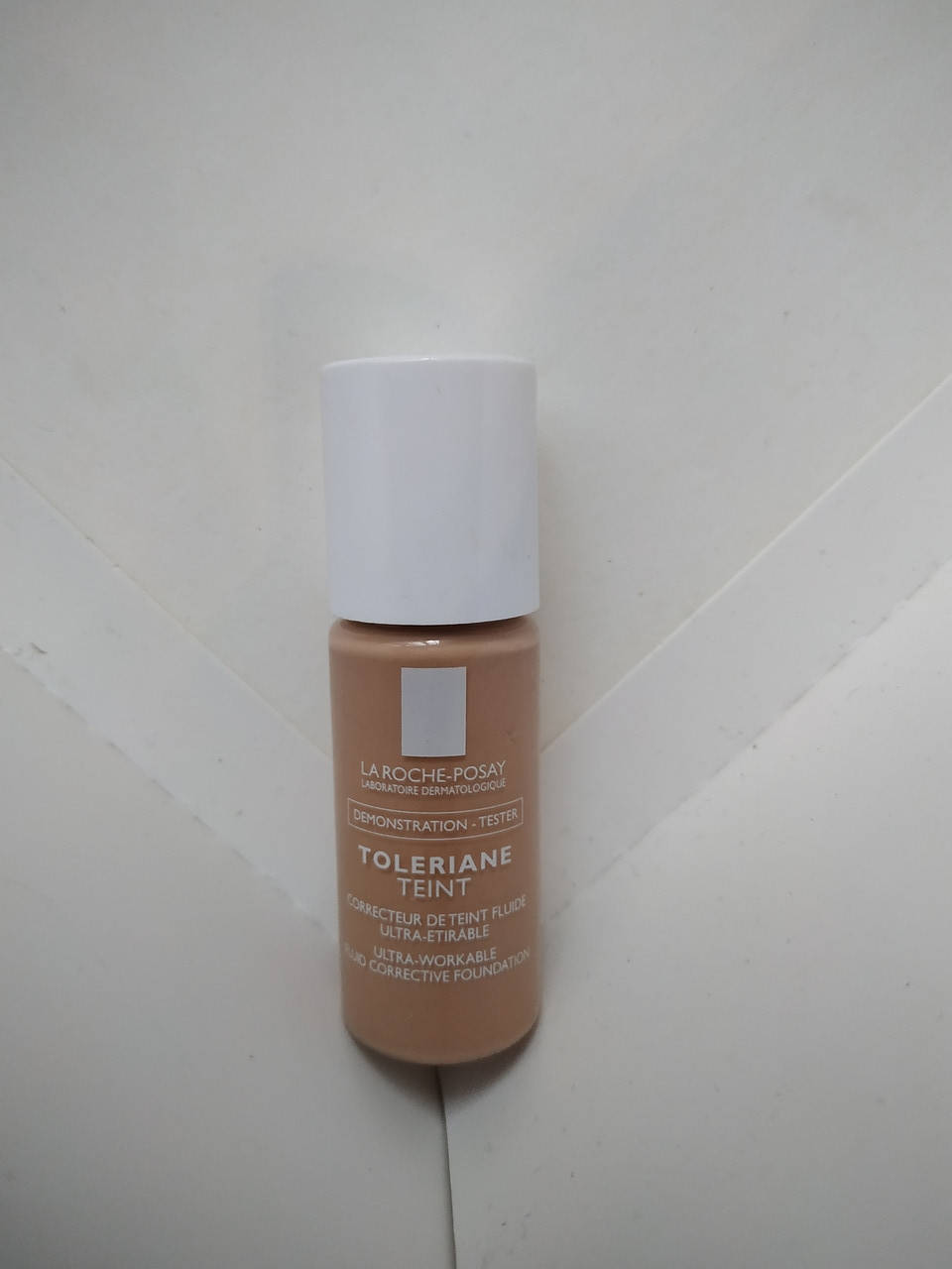 Тональный флюид корректирующий Ля Рош-Позе Толеран Тейнт La Roche-Posay Toleriane Fluid 13 тон
Тональный флюид корректирующий Ля Рош-Позе Толеран Тейнт La Roche-Posay Toleriane Fluid 13 тон