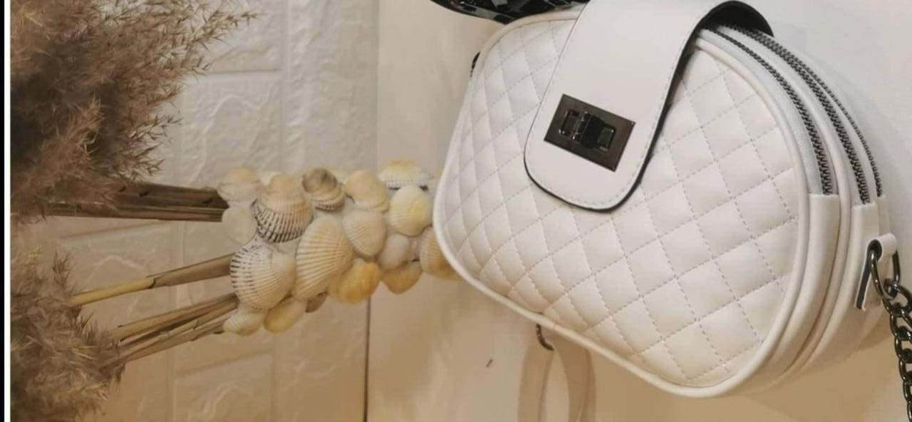 Сумка-КРОС БОДИ женская на 3 отделения, р. 24*17 см "David Bags" недорого оптом от прямого поставщика
Сумка-КРОС БОДИ женская на 3 отделения, р. 24*17 см "David Bags" недорого оптом от прямого поставщика
