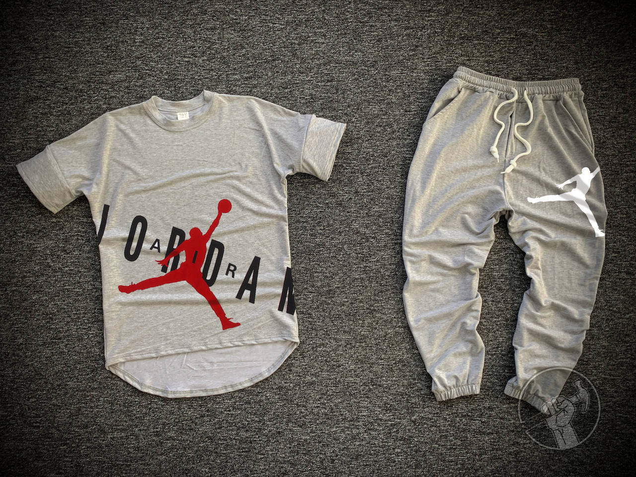 Спортивный костюм мужской летний Jordan серый Комплект мужской Штаны + Футболка ОВЕРСАЙЗ Джордан ТОП качества
Спортивный костюм мужской летний Jordan серый Комплект мужской Штаны + Футболка ОВЕРСАЙЗ Джордан ТОП качества