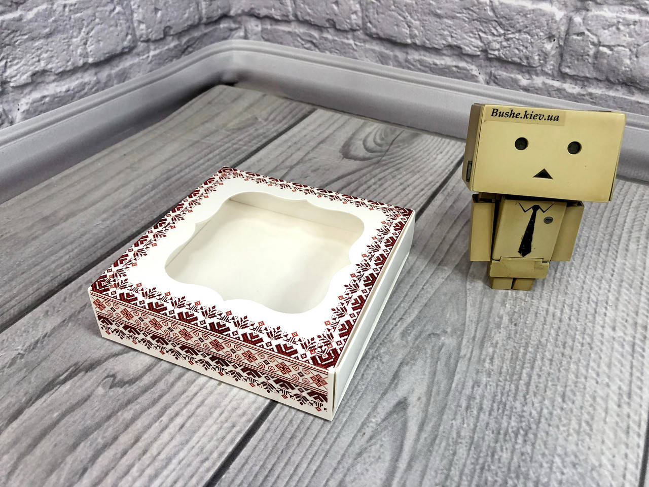 *50 шт* / Коробка для пряников / 120х120х30 мм / печать-Вышиванка / окно-обычн / лк
*50 шт* / Коробка для пряников / 120х120х30 мм / печать-Вышиванка / окно-обычн / лк