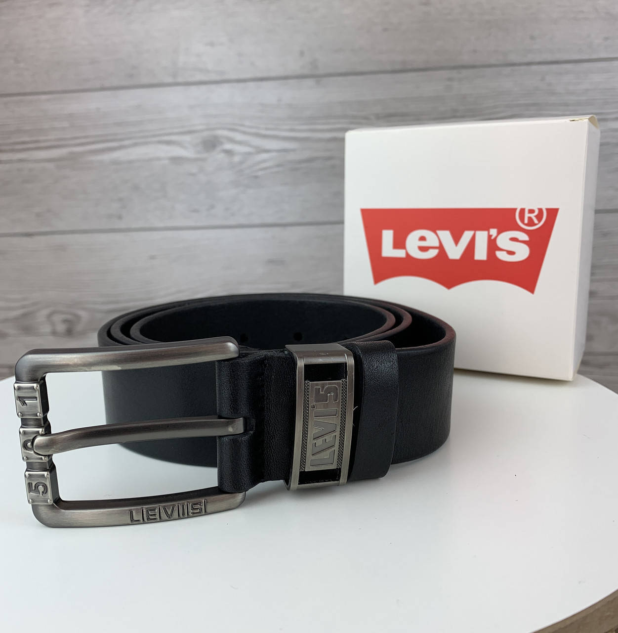 Мужской брючный ремень Levis из натуральной кожи с классической пряжкой брендовый молодежный черный Бегс
Мужской брючный ремень Levis из натуральной кожи с классической пряжкой брендовый молодежный черный Бегс