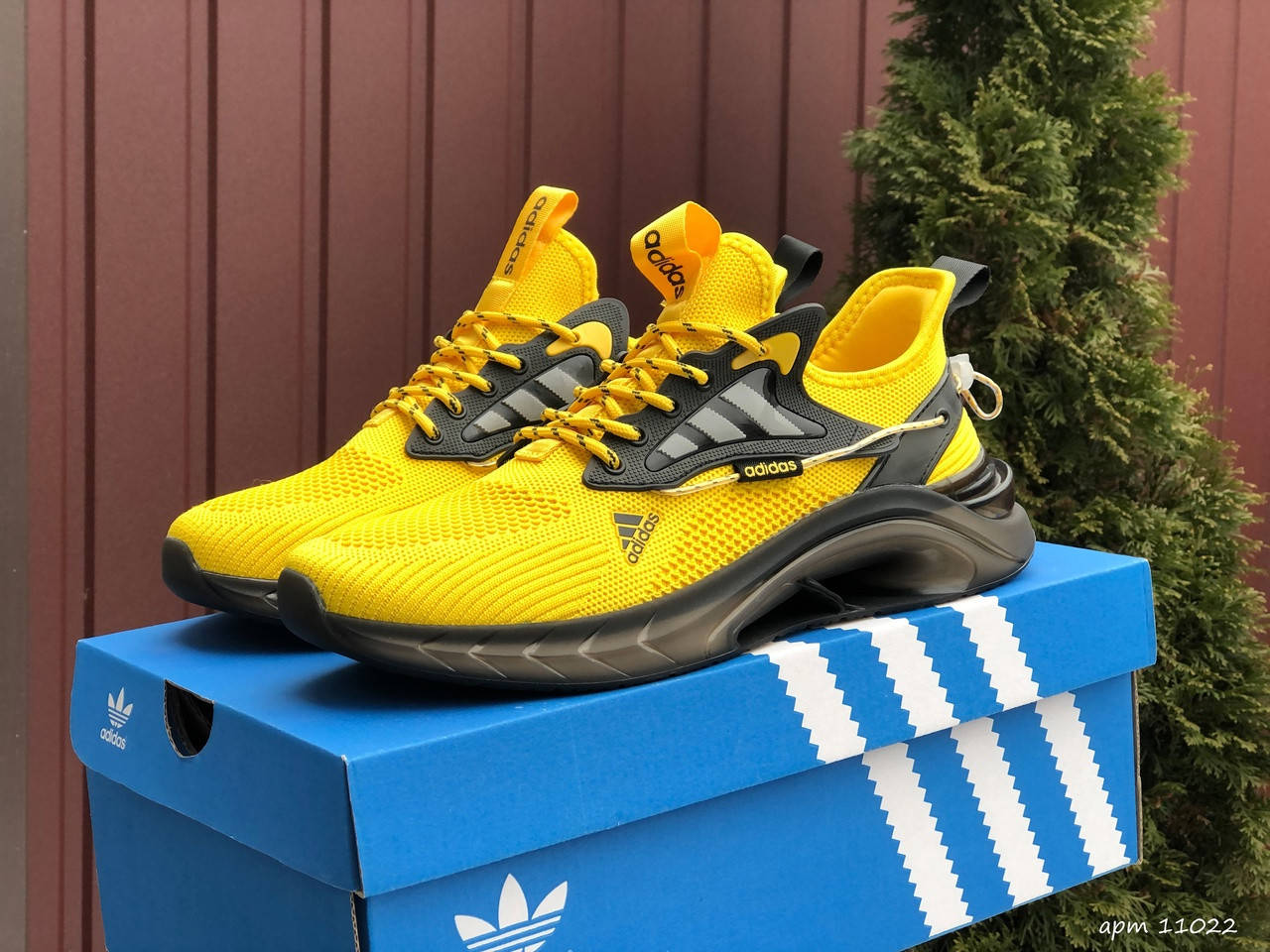 Adidas мужские весенние/летние/осенние желтые кроссовки на шнурках.Демисезонные мужские на сетке кроссы 43, Желтый
Adidas мужские весенние/летние/осенние желтые кроссовки на шнурках.Демисезонные мужские на сетке кроссы 43, Желтый