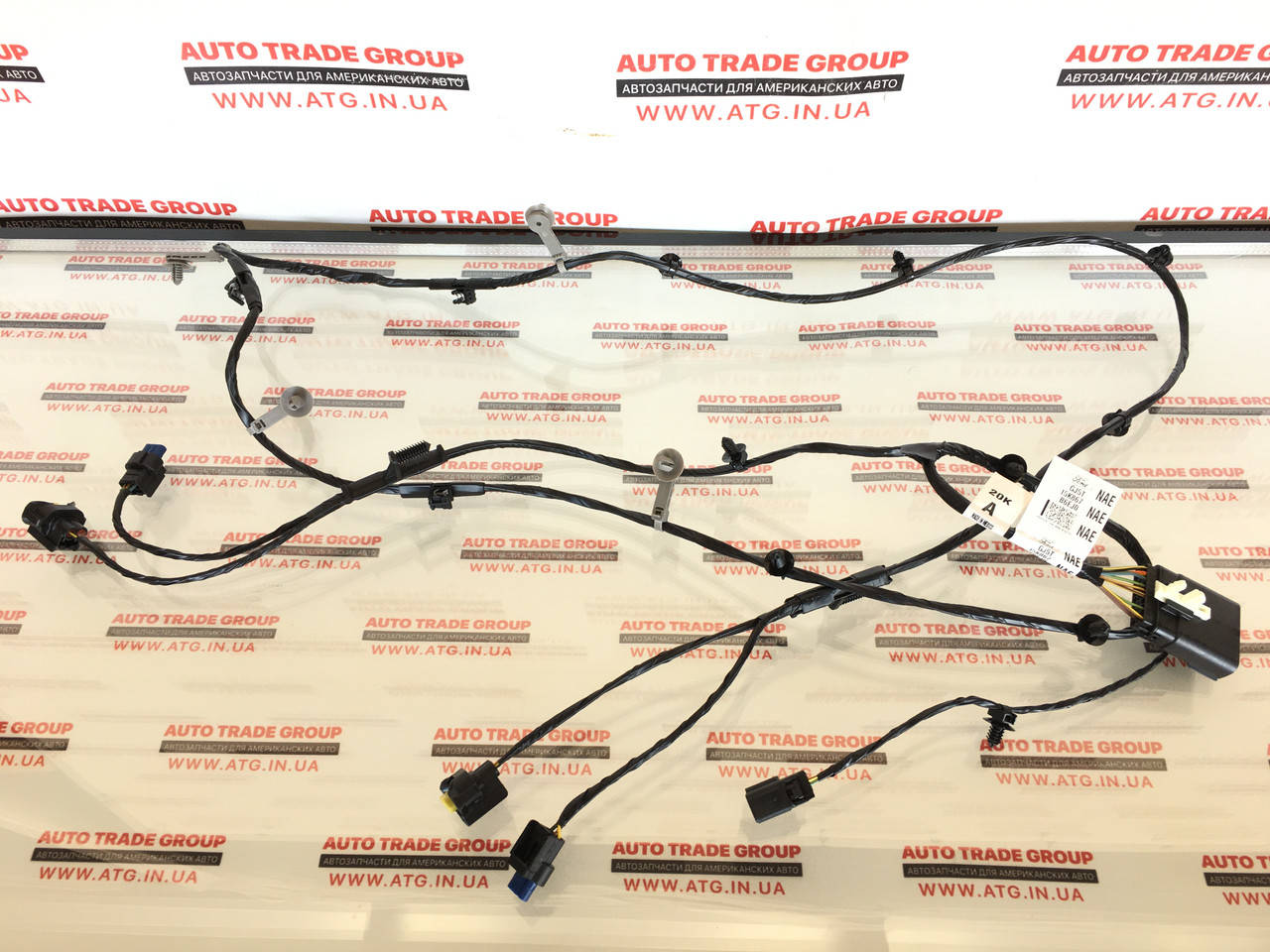 Проводка переднего бампера с ПТФ 3 пина Ford Escape MK3 17-19 Оригинал новый GJ5Z15K867NA, 5592595 
Проводка переднего бампера с ПТФ 3 пина Ford Escape MK3 17-19 Оригинал новый GJ5Z15K867NA, 5592595