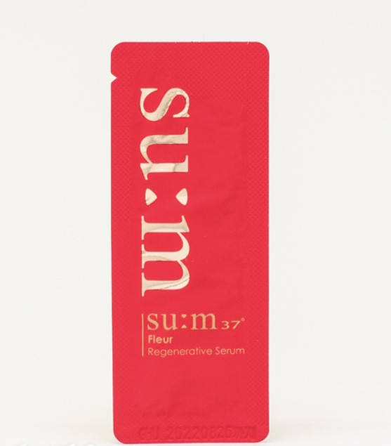 Антивозрастная сыворотка на основе экстракта орхидеи Su:m37° Fleur Regenerative Serum (саше)
Антивозрастная сыворотка на основе экстракта орхидеи Su:m37° Fleur Regenerative Serum (саше)