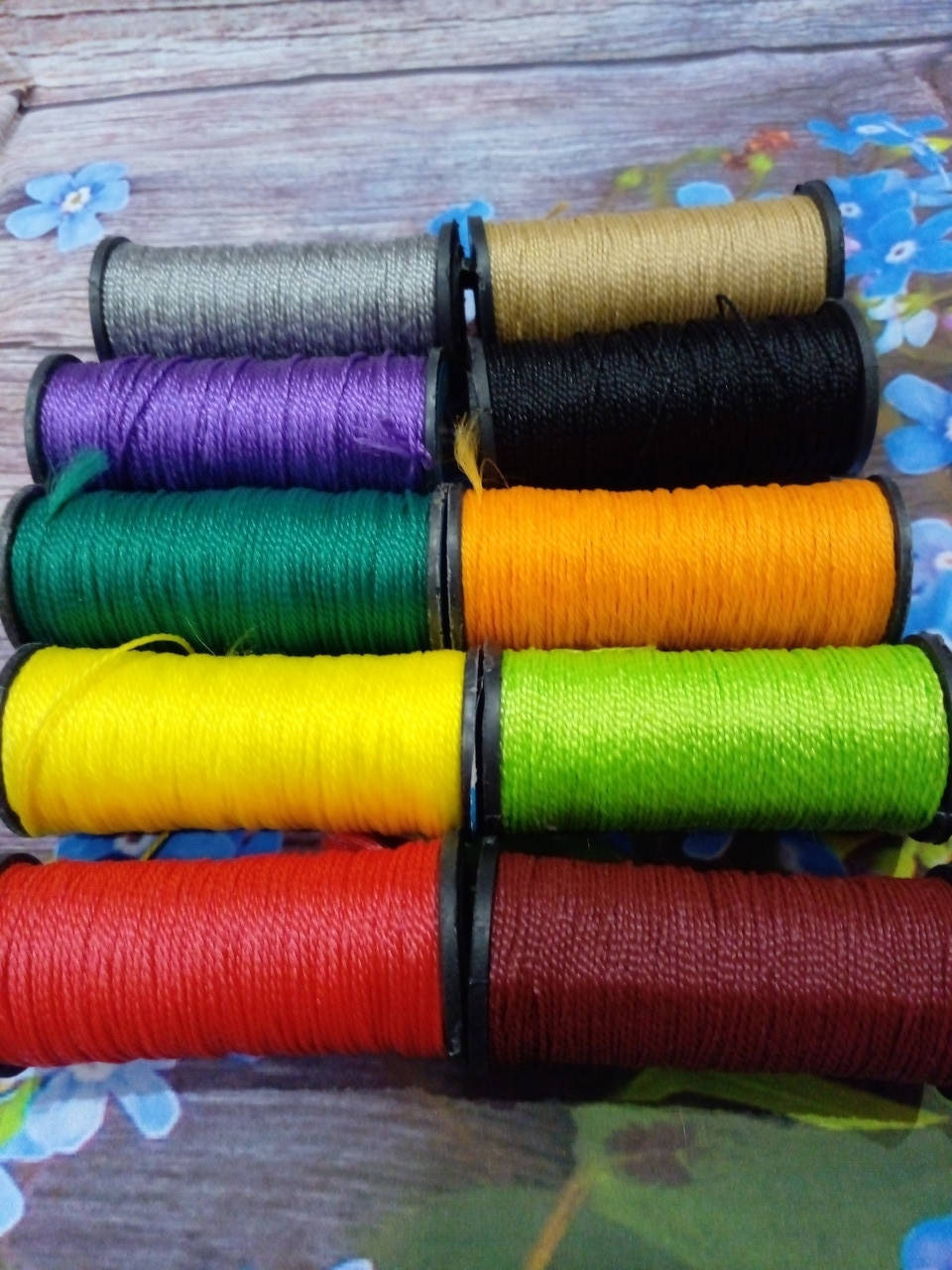 Нитки капроновые цветные
Нитки капроновые цветные