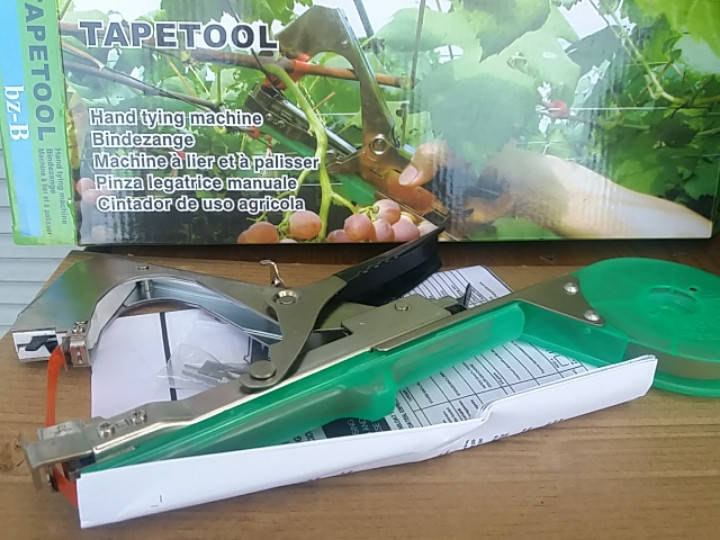 Комплект Усиленный степлер Tapetool для подвязки винограда, овощей и цветов + лента 20шт + скоба(10000шт)
Комплект Усиленный степлер Tapetool для подвязки винограда, овощей и цветов + лента 20шт + скоба(10000шт)