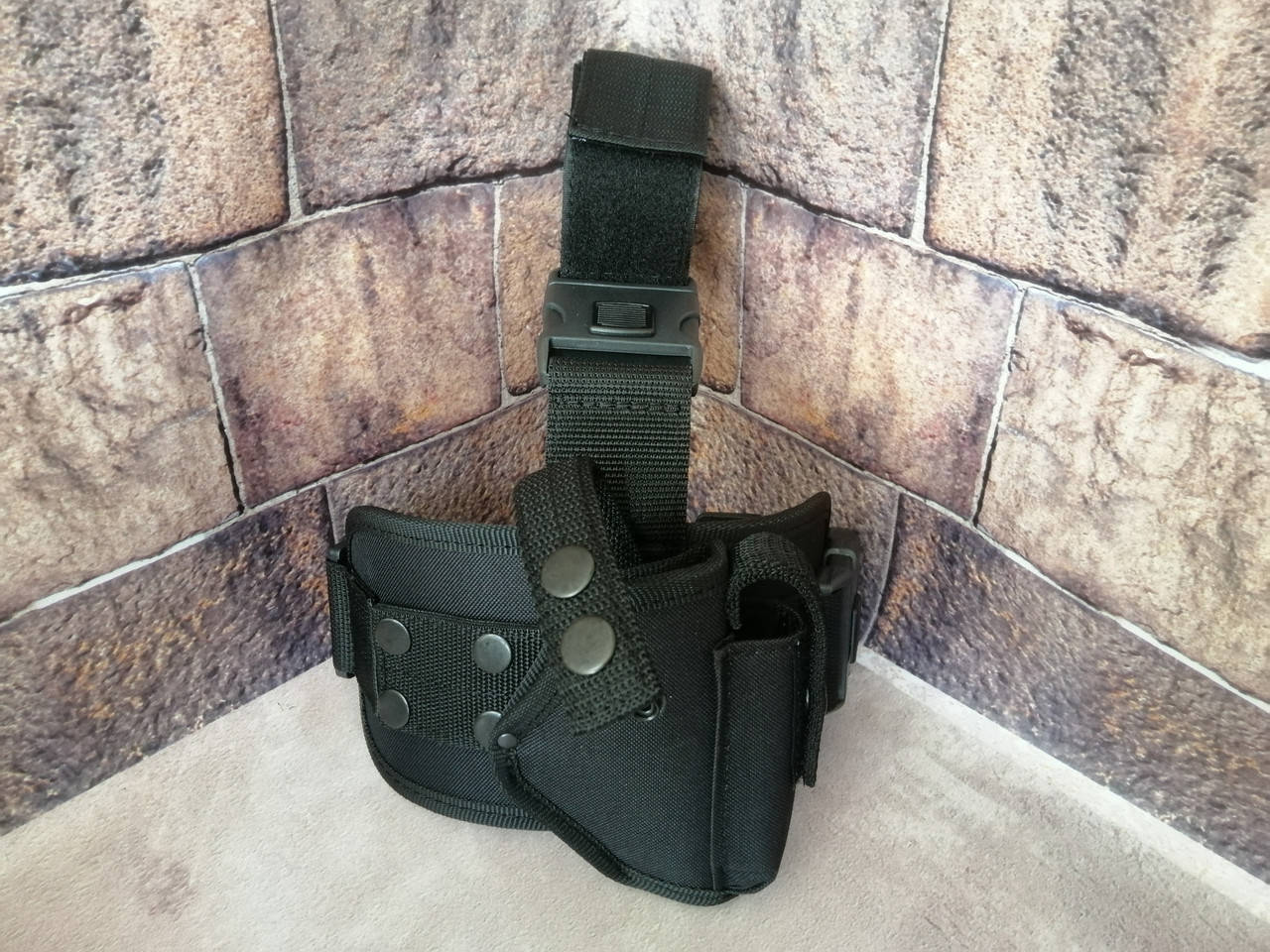 Кобура набедренная под пистолет Макарова ПМ
Кобура набедренная под пистолет Макарова ПМ