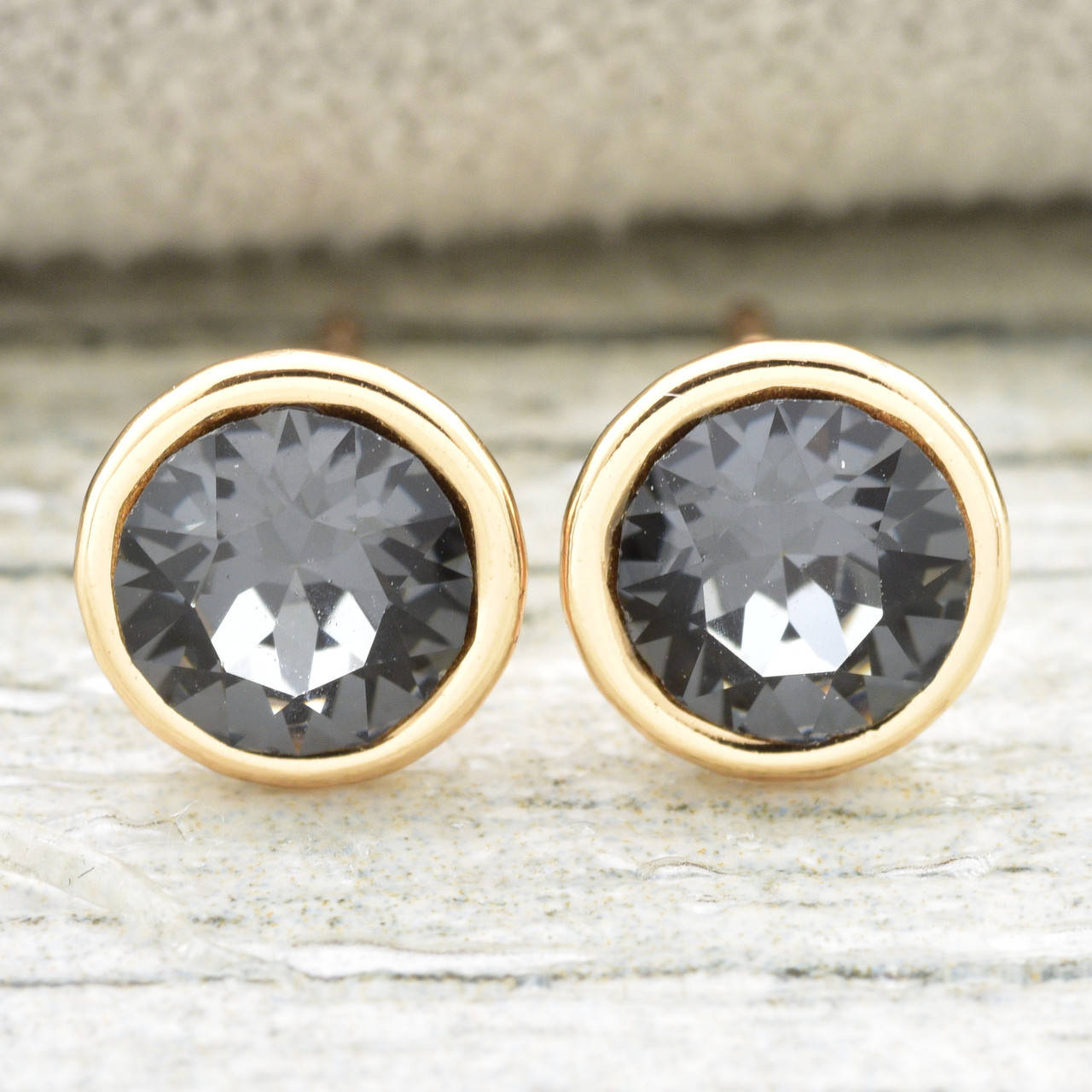 Серьги Xuping с кристаллами Swarovski 83084 размер 6х6 мм цвет серебряная ночь позолота 18К
Серьги Xuping с кристаллами Swarovski 83084 размер 6х6 мм цвет серебряная ночь позолота 18К