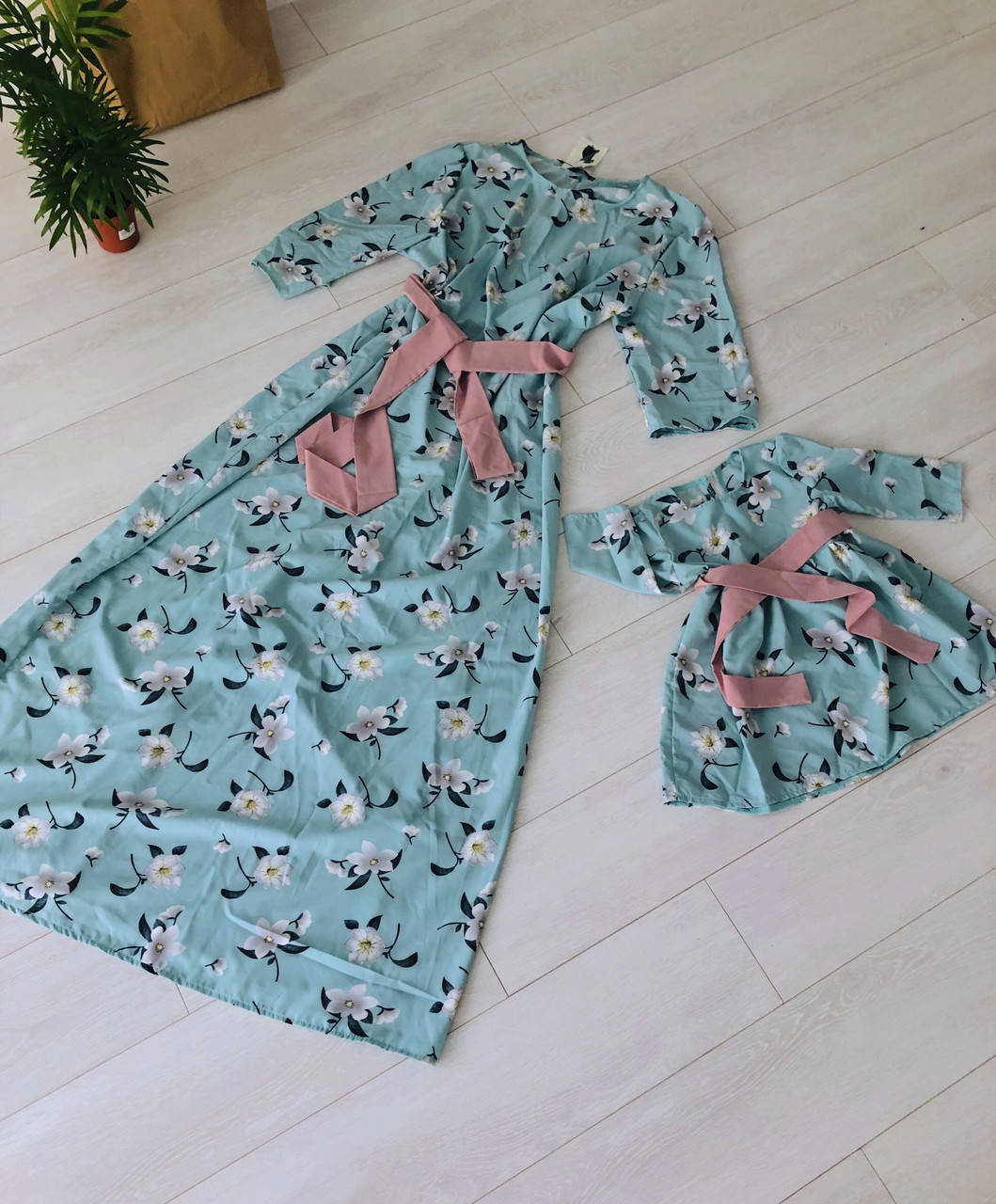 Легкие платья с цветочным принтом МАМА и дочка 
Легкие платья с цветочным принтом МАМА и дочка