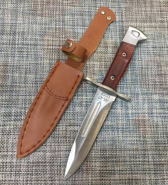 Штык нож АК-47 длина 26см / G70 с чехлом
Штык нож АК-47 длина 26см / G70 с чехлом