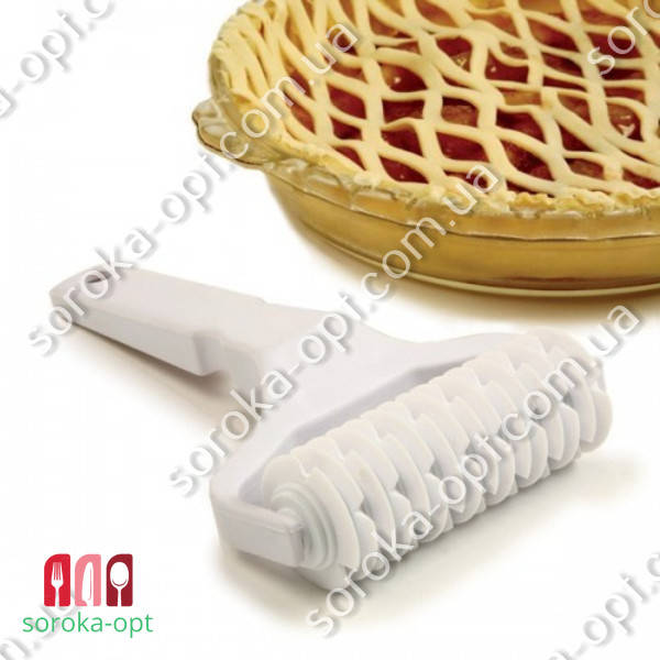 РОЛИК КОНДИТЕРСКИЙ ДЛЯ НАРЕЗКИ СЕТКИ НА ТЕСТЕ
РОЛИК КОНДИТЕРСКИЙ ДЛЯ НАРЕЗКИ СЕТКИ НА ТЕСТЕ