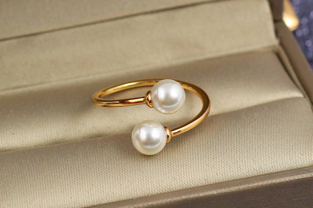 Кольцо Xuping Jewelry раздвижное поцелуйчик с жемчугом р18 и больше золотистое
Кольцо Xuping Jewelry раздвижное поцелуйчик с жемчугом р18 и больше золотистое