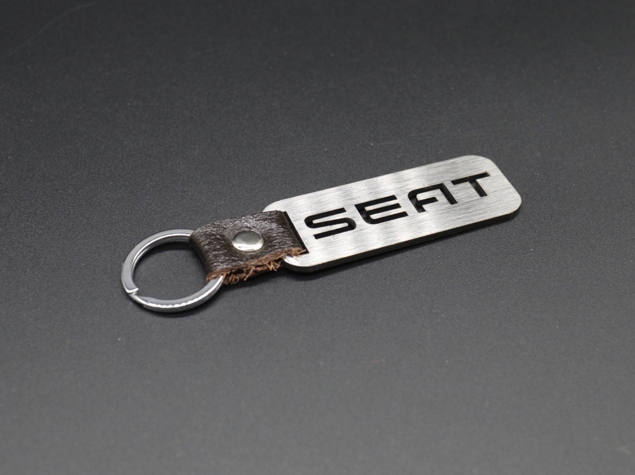 Брелок металлический. Seat. 10х2,5см, Коричневый
Брелок металлический. Seat. 10х2,5см, Коричневый