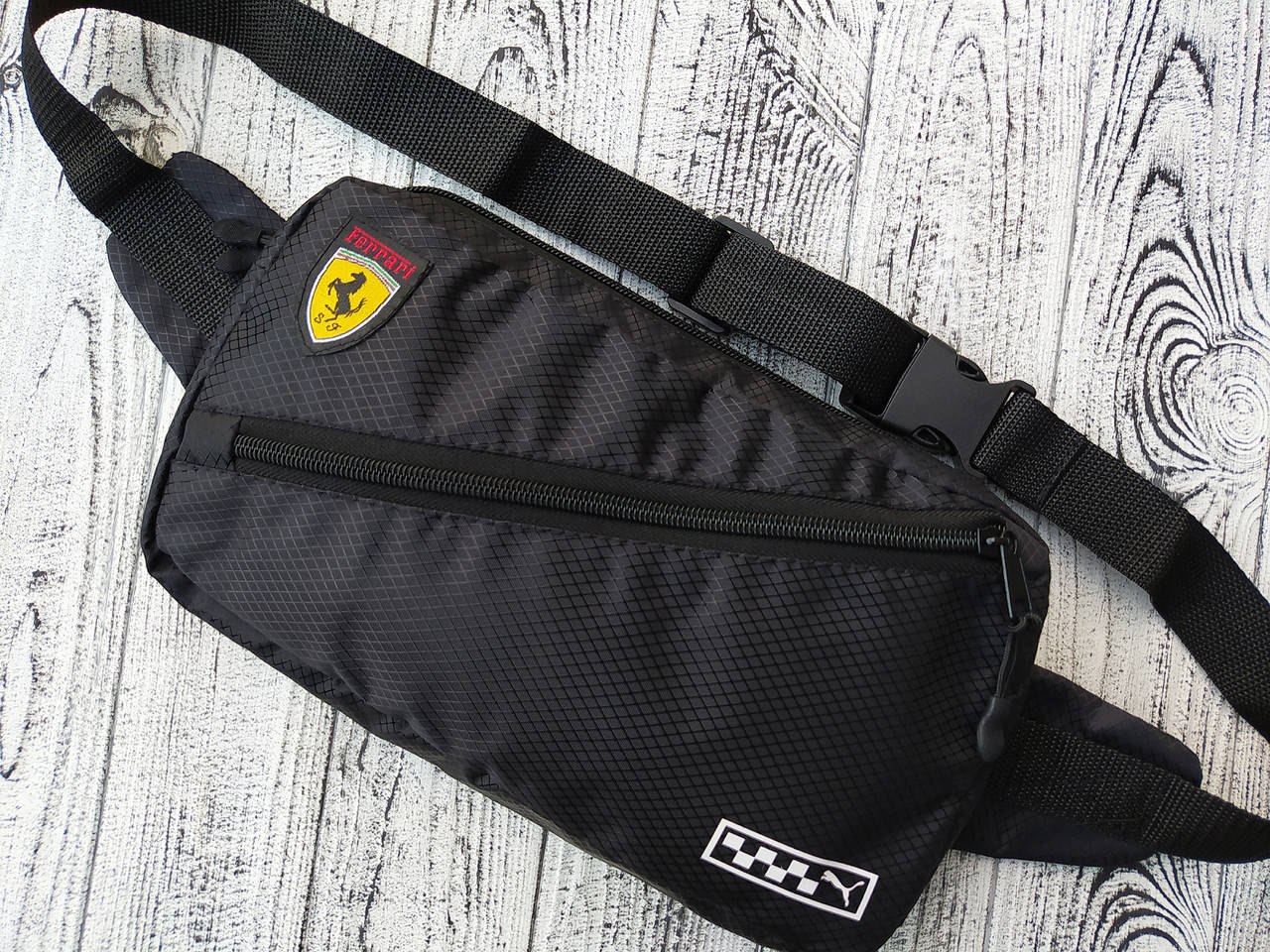 Мужская черная бананка Puma Ferrari, стильная мужская поясная сумка Puma Ferrari, сумка на пояс Puma, Черный
Мужская черная бананка Puma Ferrari, стильная мужская поясная сумка Puma Ferrari, сумка на пояс Puma, Черный