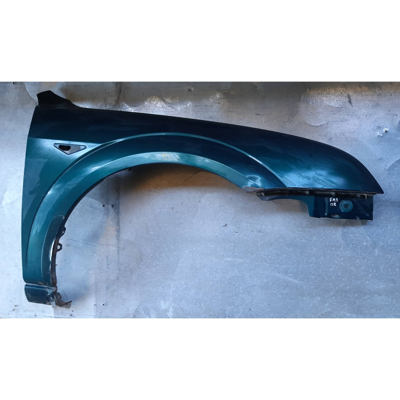 Крыло переднее правое Ford Mondeo 3 зеленый цвет
Крыло переднее правое Ford Mondeo 3 зеленый цвет