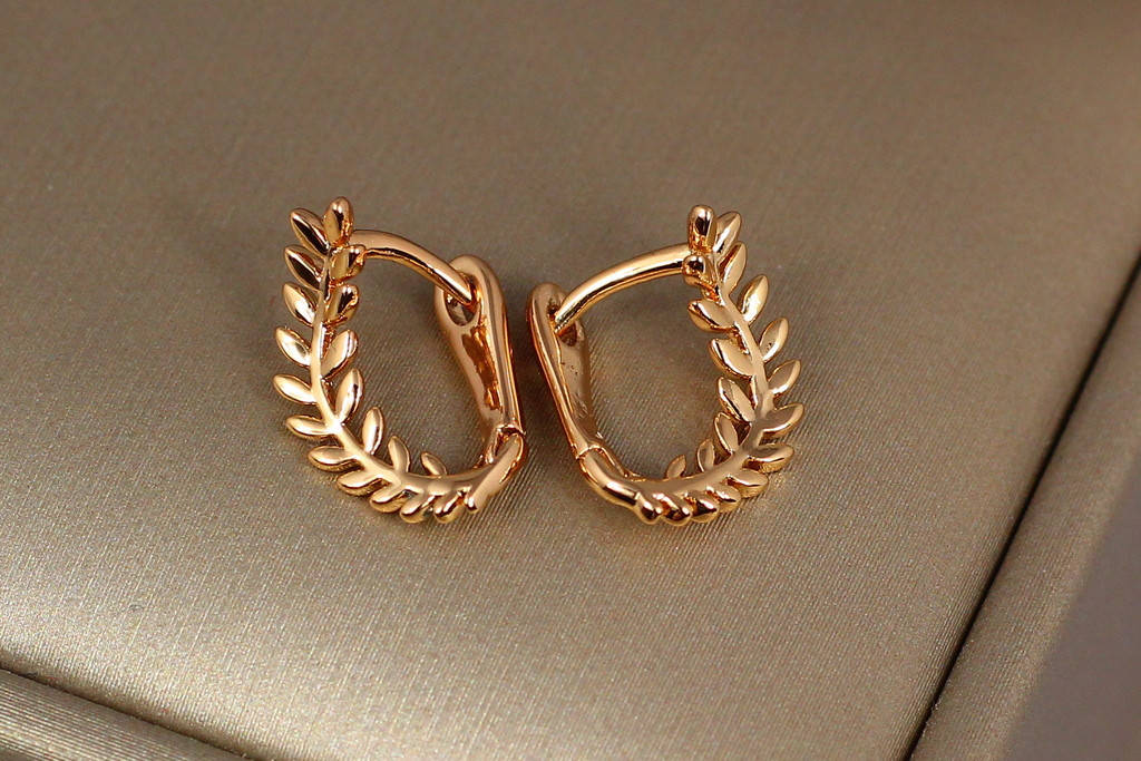 Серьги Xuping Jewelry скобочки из лавровых листочков 1.3 см золотистые
Серьги Xuping Jewelry скобочки из лавровых листочков 1.3 см золотистые