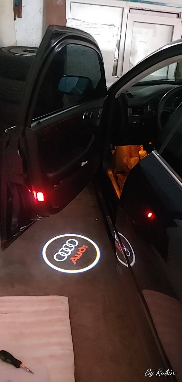 Подсветка диодная led дверей Audi Ауди штатная с логотипом проекция А4 А5 А6 А3 А1 Q7 Q5
Подсветка диодная led дверей Audi Ауди штатная с логотипом проекция А4 А5 А6 А3 А1 Q7 Q5